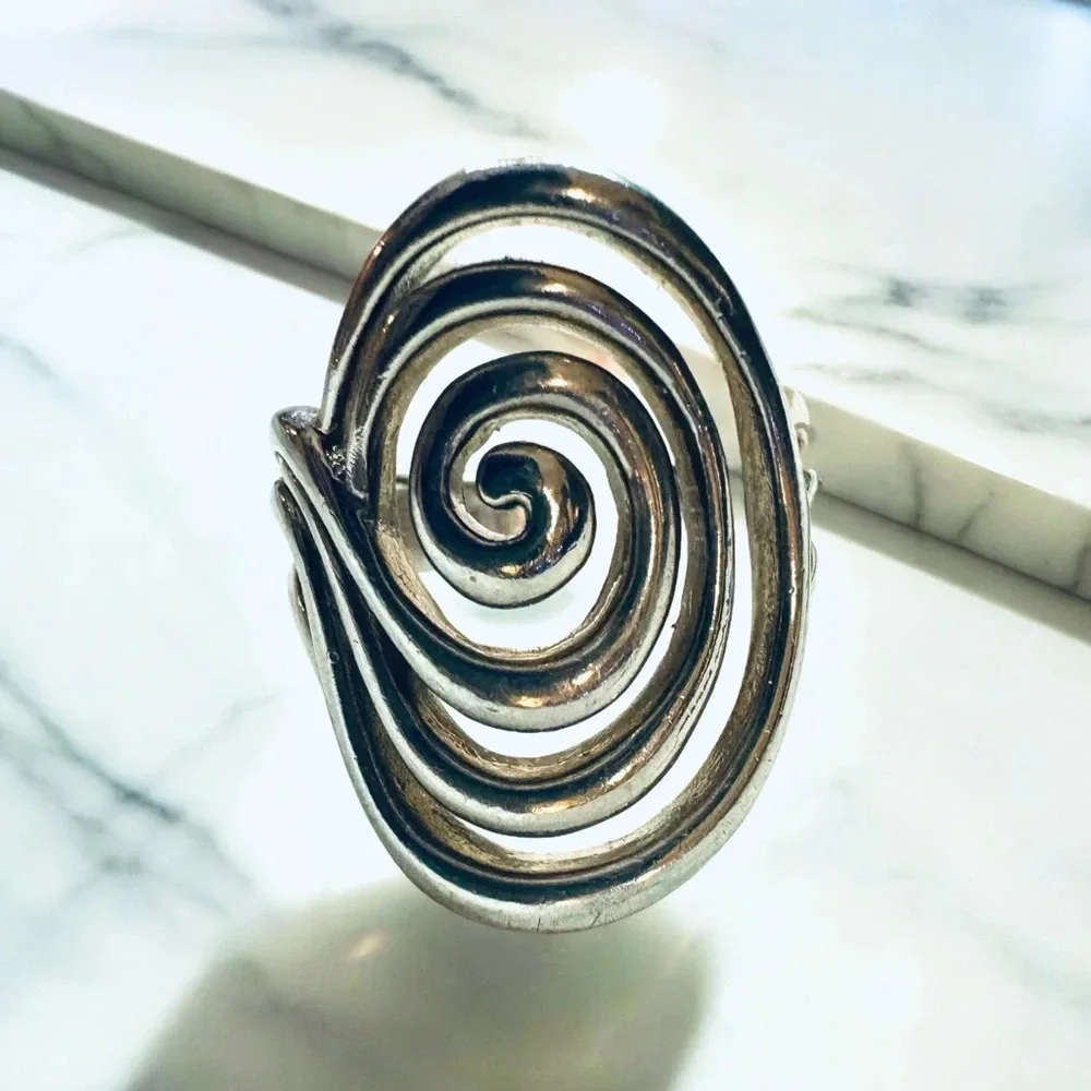 Designer Sterling Silver Spiral Ring (8)